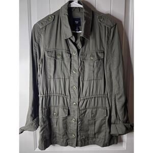 Gap Women's Utility Jacket olive green classic military-inspired design. Small ❤